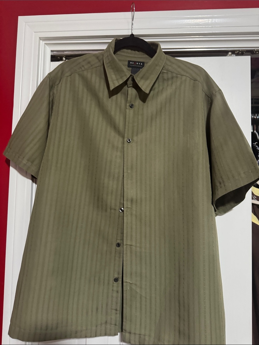 Axcess Olive Green Short-Sleeve Button-Down Shirt